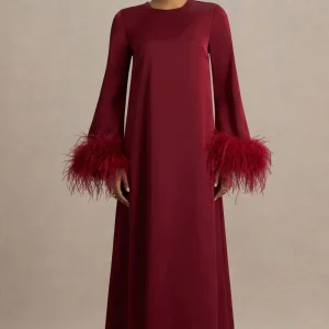 Adella | Vestido Largo de Satén Burdeos con Detalle de Plumas