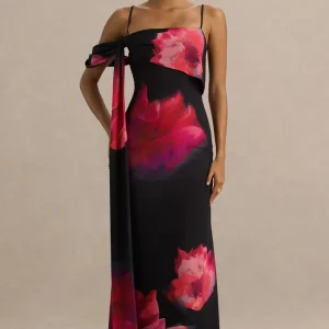 Leonara | Vestido largo con detalle de flor rojizas y una manga drapeada