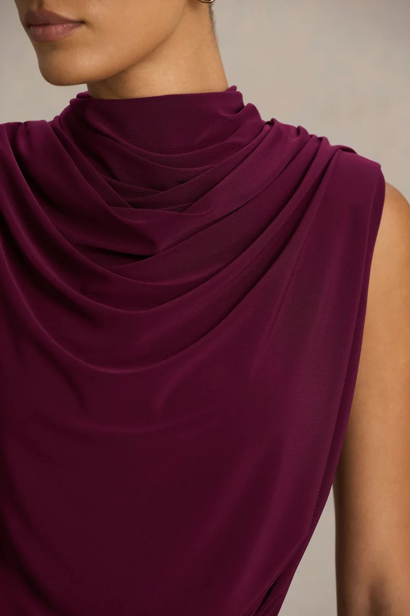 Hermia | Vestido Midi Burdeos De Cuello Alto Sin Mangas - Imagen 4