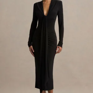Ivara | Vestido Largo Negro con Escote Profundo, Detalles Fruncidos y Detalle de fajín