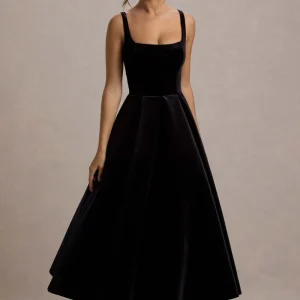 Francisca | Vestido Midi en terciopelo negro con falda plisada y volumen