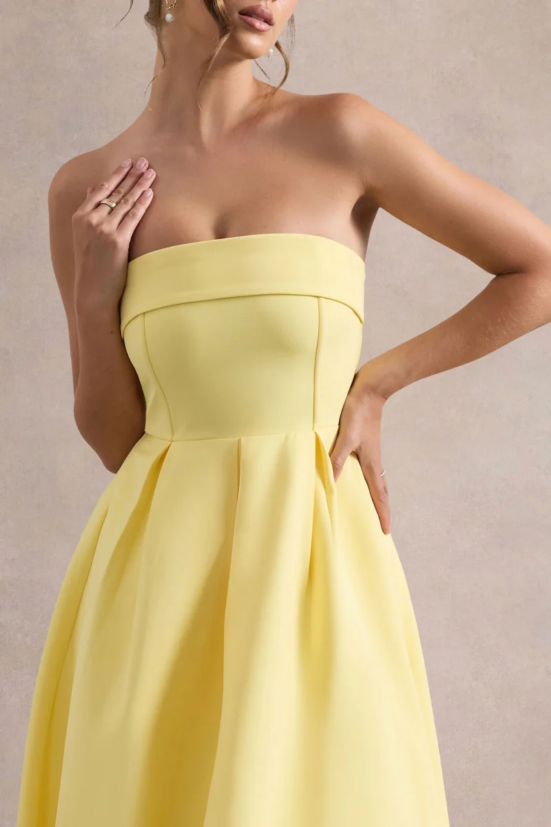 Annalise | Vestido midi en amarillo limón con escote bandeau y falda plisada - Imagen 4