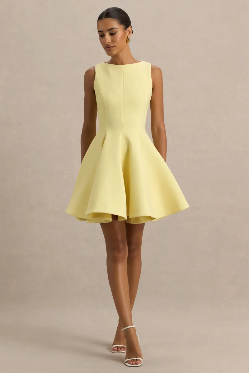 Gabrielle | Vestido corto amarillo limón de cuello alto con detalle fruncido - Imagen 6