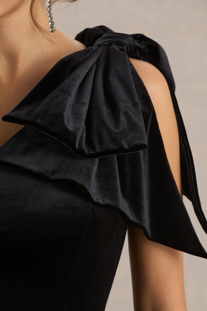 Keeley | Vestido Corto Negro de Terciopelo con Escote Asimétrico y Lazo - Imagen 7