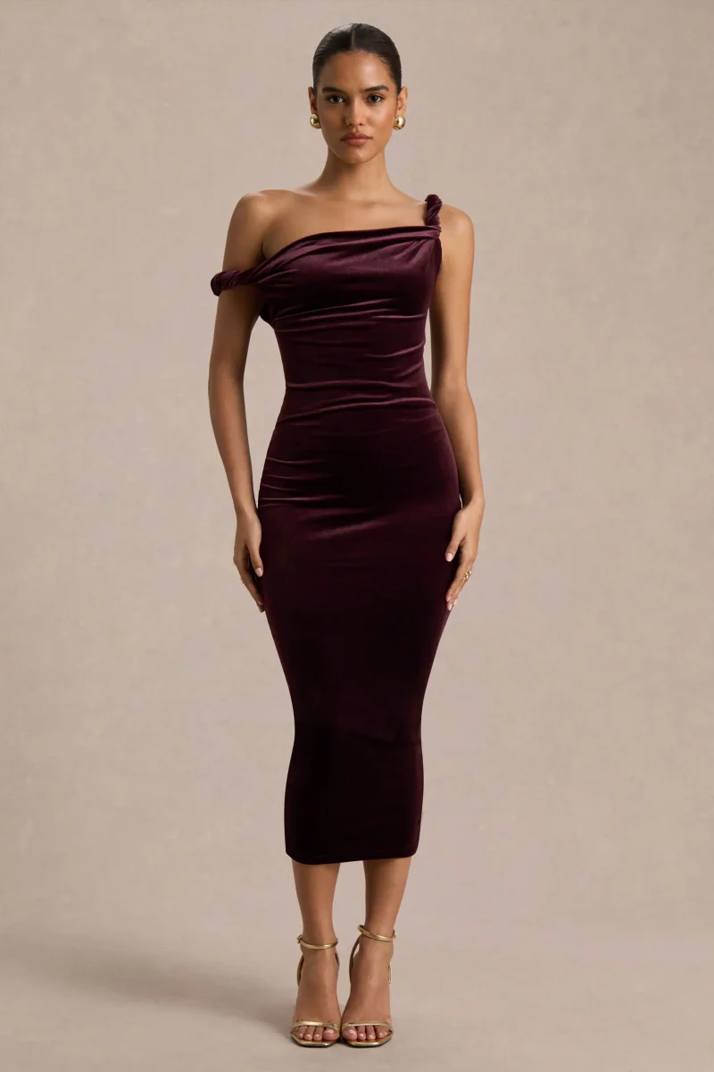Carella | Vestido Midi Asimétrico de Terciopelo Burdeos con Detalle Retorcido - Imagen 2