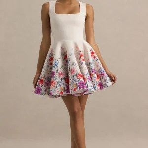 Gemstone | Vestido corto con escote cuadrado y estampado floral rosa claro