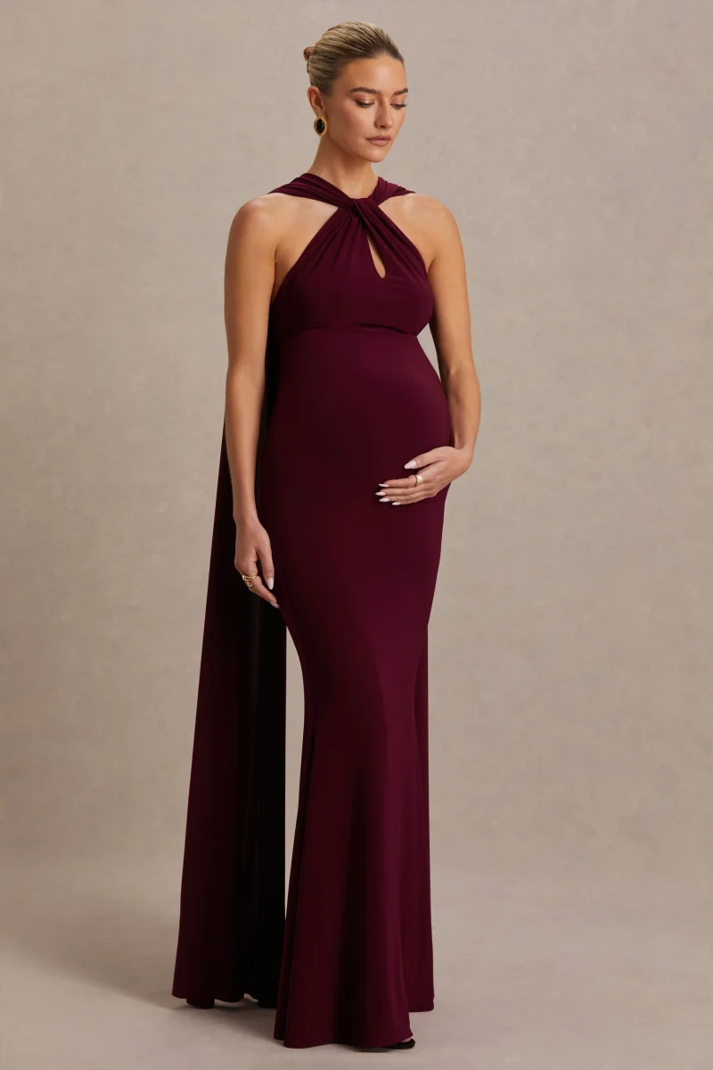 Lyra | Vestido Largo burdeos con cuello halter cruzado y capa - Imagen 5