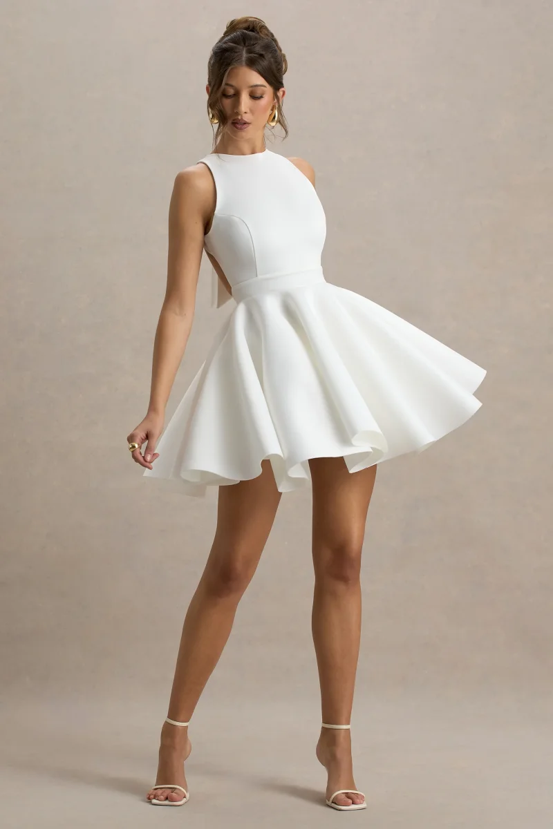 Waverly | Vestido corto en blanco con espalda abierta y falda skater - Imagen 6