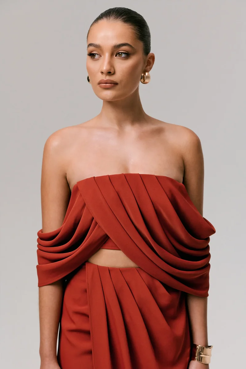 Talika | Top Corto Bardot Terracota con Mangas Drapeadas