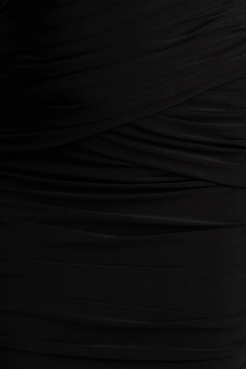 Kendall | Vestido largo negro con abertura en el escote - Imagen 7