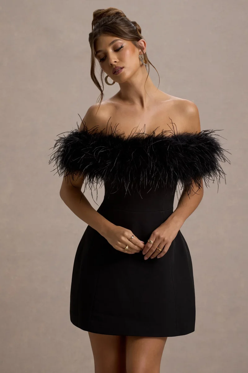 Palace | Vestido negro corto con escote bardot y ribete de plumas - Imagen 4