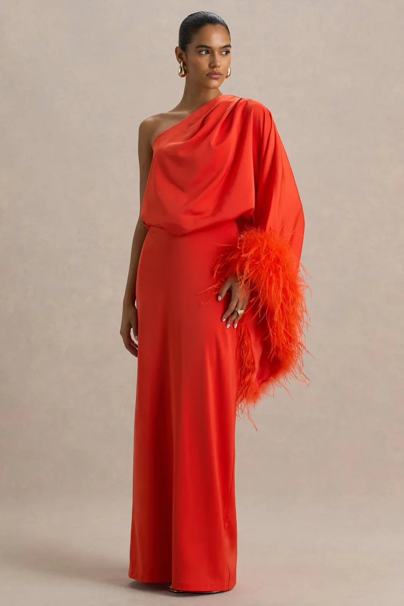 Felicity | Vestido Largo naranja de satén con escote asimétrico con plumas y detalles fruncidos
