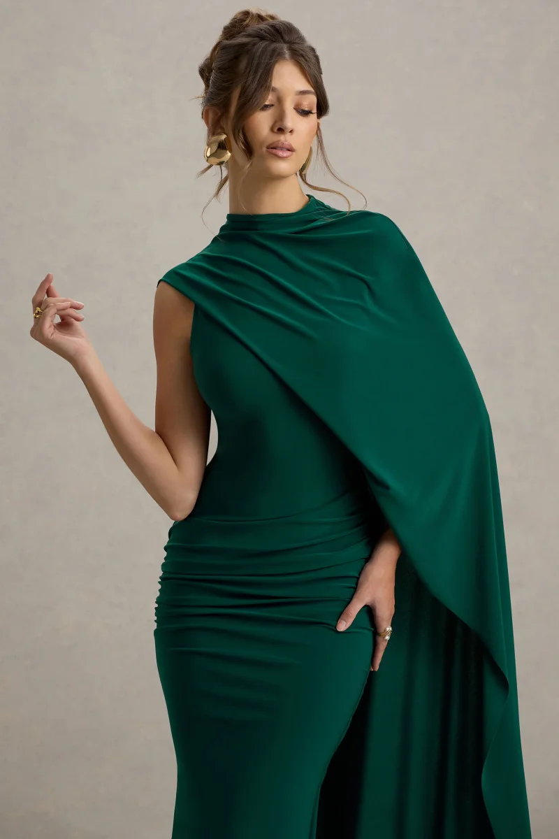 Maeve | Vestido largo Verde Botella con Manga Capa Drapeada - Imagen 4