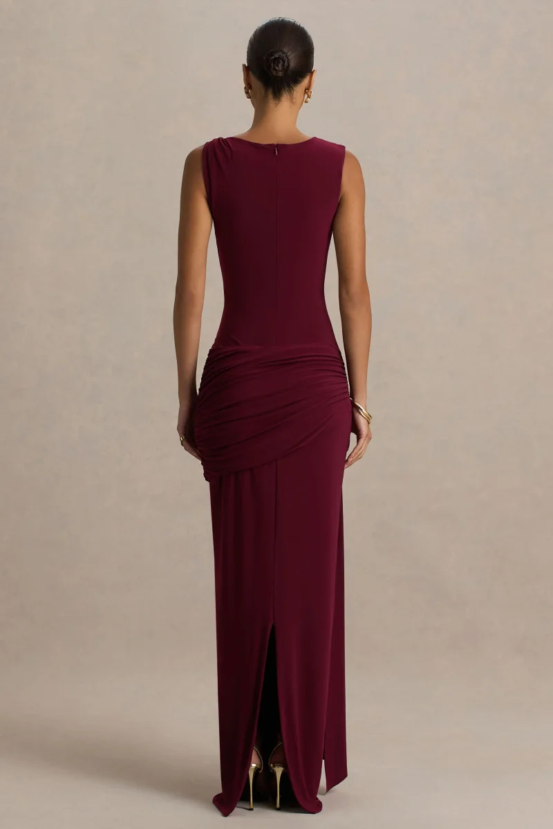 Decadence | Vestido Largo Burdeos de Cuello Alto con Manga Retorcida y Detalle de Lazo - Imagen 3