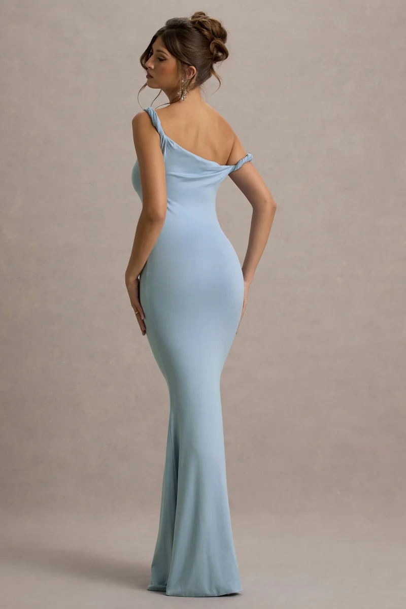 Lita | Vestido largo entallado en azul cielo y escote asimétrico retorcido - Imagen 3