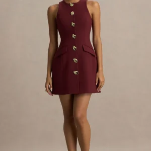 Belony | Vestido corto en color ciruela oscuro con cuello redondo y detalles de botones