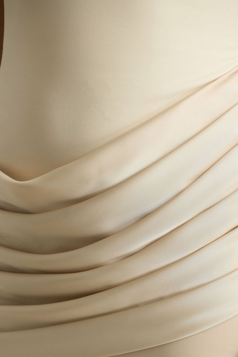 Akari | Vestido Largo Crema de Cuello Redondo con Falda de Satén - Imagen 7