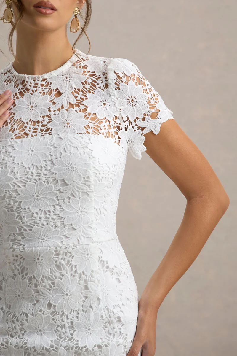 Clarissa | Vestido midi de encaje blanco con mangas cortas - Imagen 8