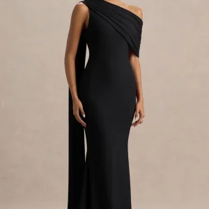 Zendaya | Vestido Largo Negro con Escote Asimétrico Cola de Pez y Detalle de Capa