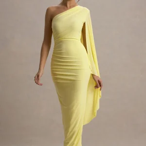 Clementina | Vestido largo en color amarillo con Manga de Capa Asimétrica