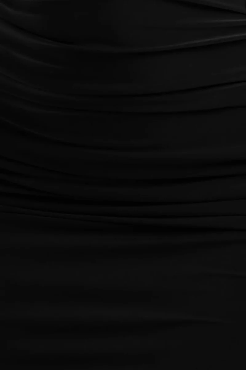 Dalarie | Vestido Largo en negro con fruncido y escote asimétrico - Imagen 7