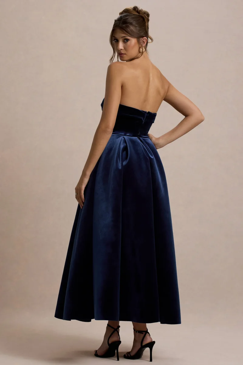 Addina | Vestido largo de terciopelo en azul marino con falda plisada - Imagen 3
