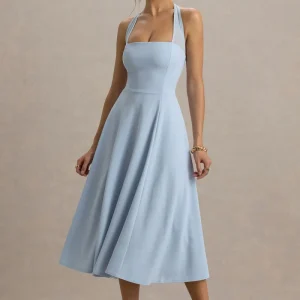 Auburn | Vestido midi azul bebé con escote halter de malla con lazo