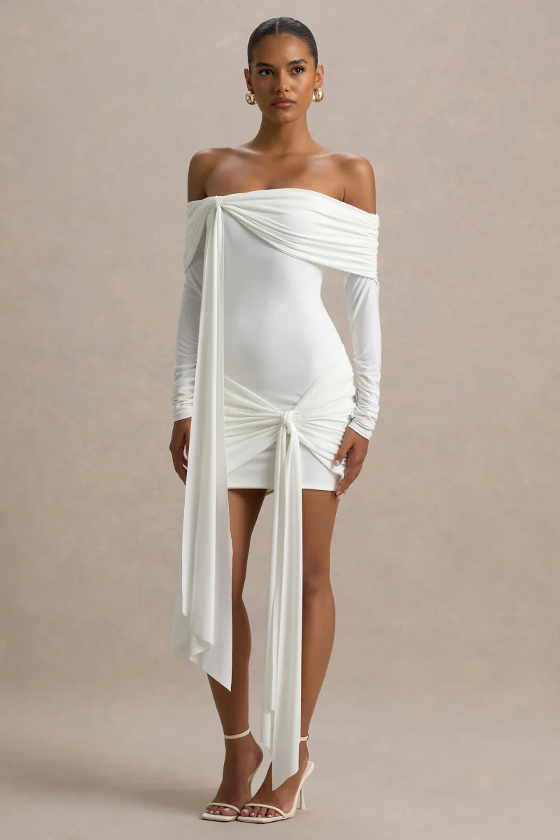 Essie | Vestido corto blanco de mangas largas con escote bardot y detalles de lazo - Imagen 5