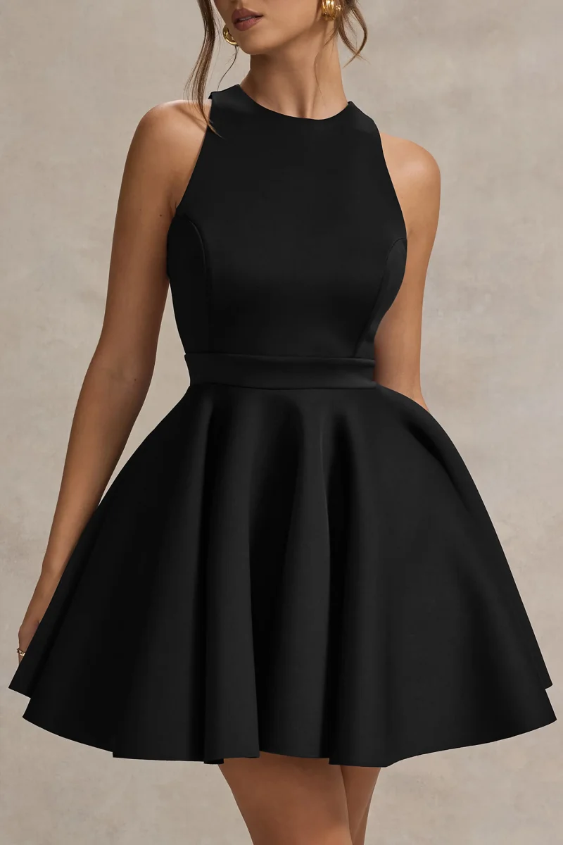 Waverly | Vestido corto en negro con espalda abierta y falda skater - Imagen 4