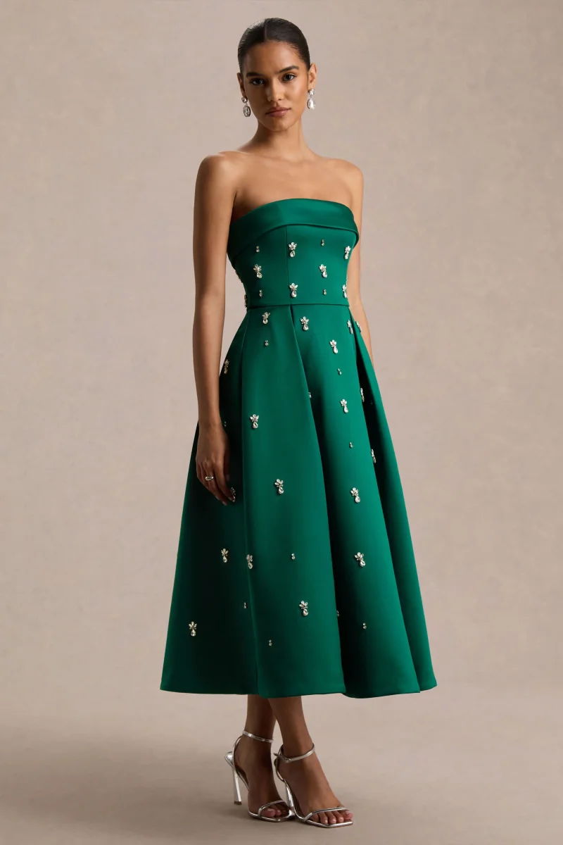 Sylvette | Vestido Midi Skater de Satén Verde Oscuro con Escote Bandeau - Imagen 6