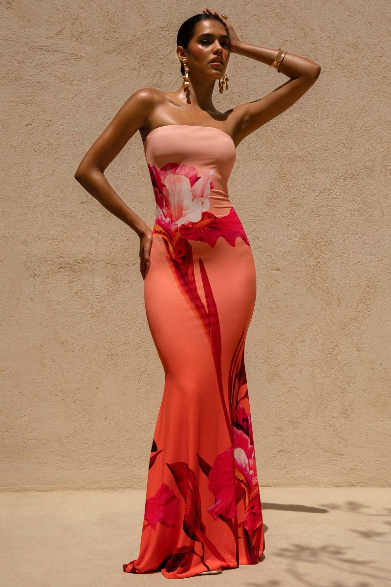 Ceremony | Vestido Largo austado con escote bandeau y con estampado floral en rosa - Imagen 5