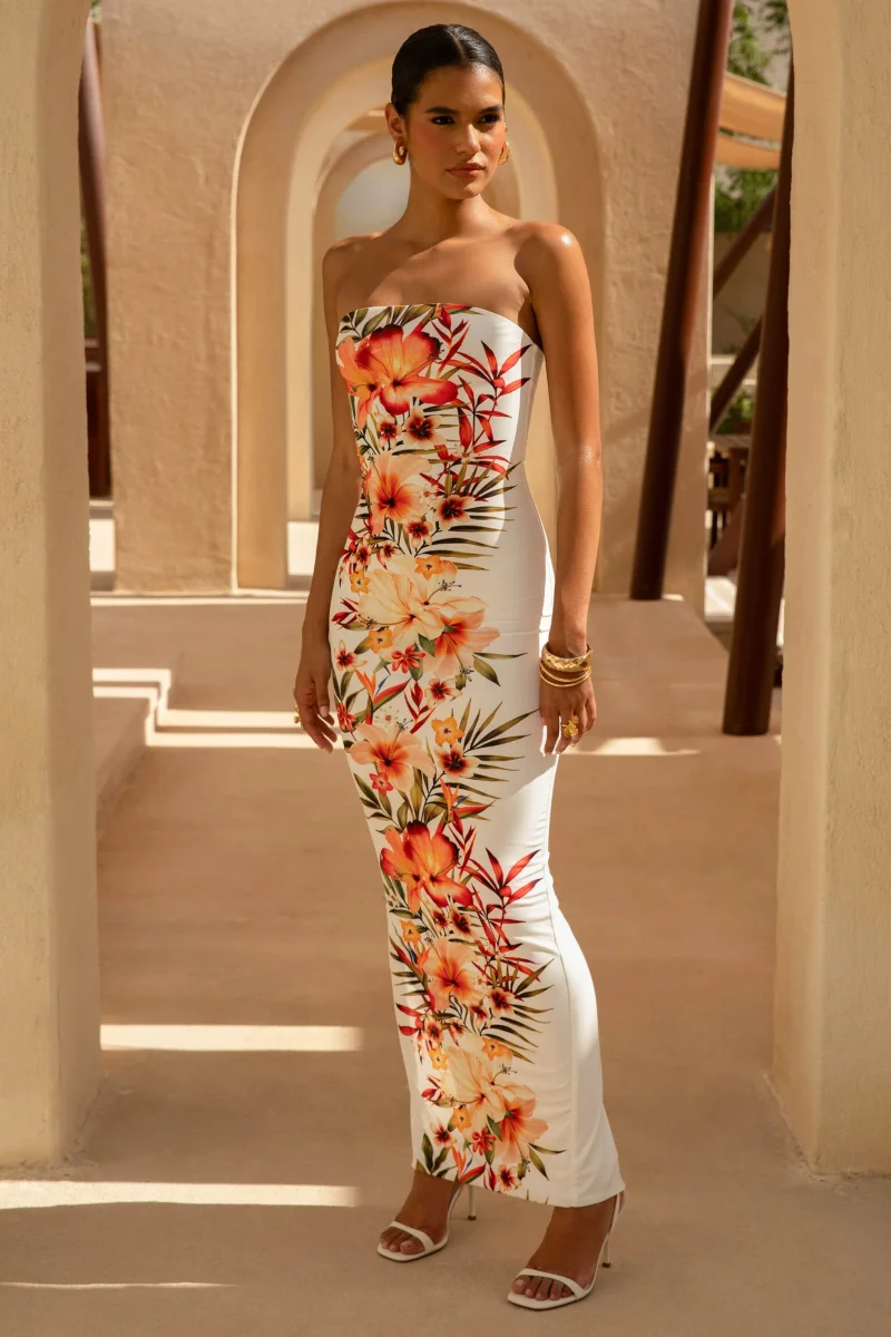 Coral Cove | Vestido largo entallado con escote bandeau con estampado floral - Imagen 7