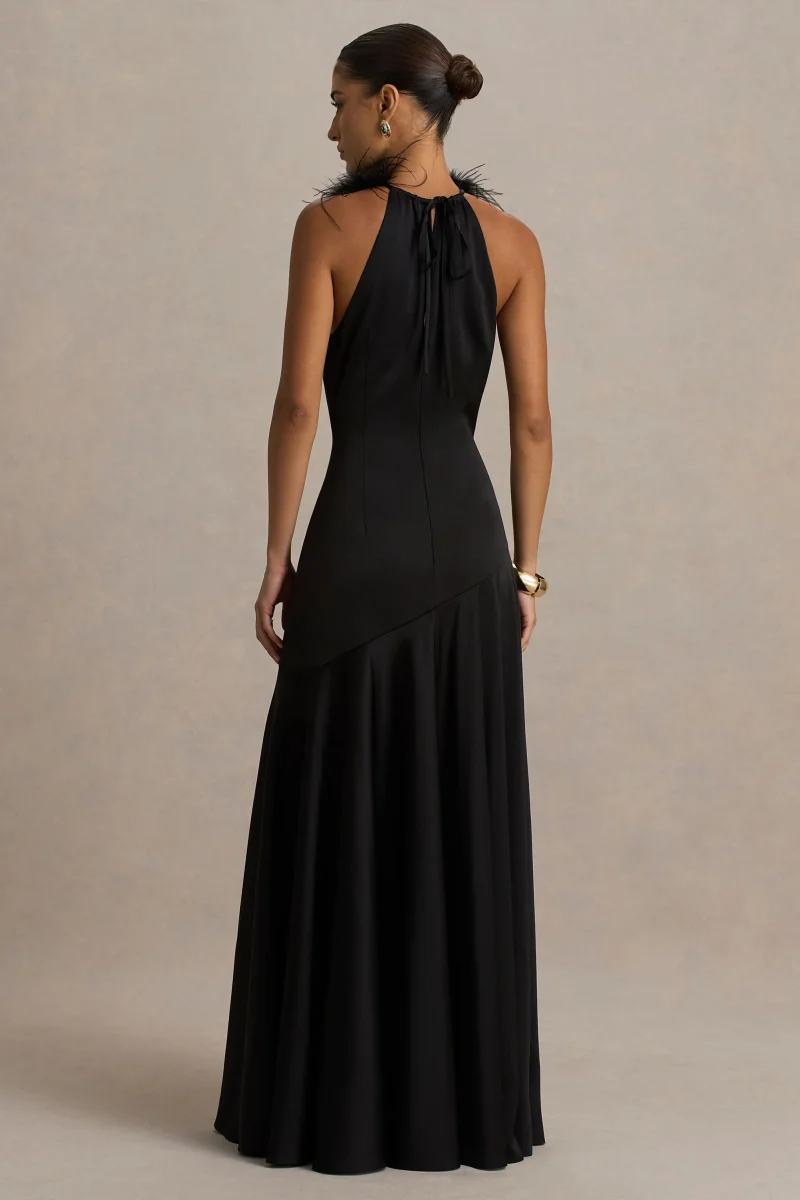 Jemima | Vestido largo de satén negro con cuello halter y detalle de plumas - Imagen 3
