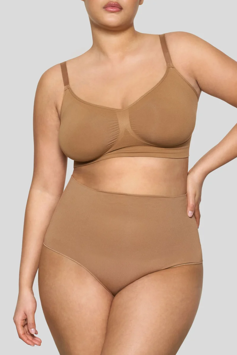 BOOMBA | Faja reductora en color caramelo - Imagen 4