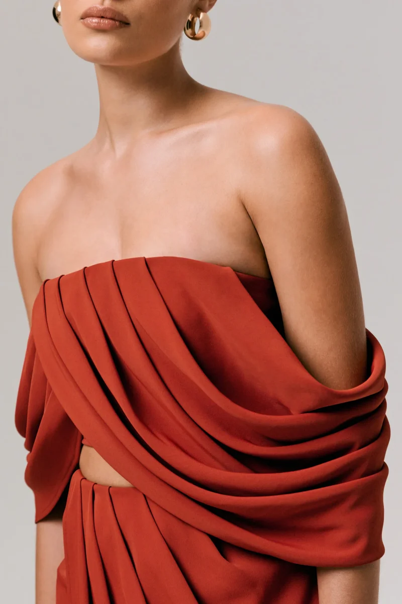 Talika | Top Corto Bardot Terracota con Mangas Drapeadas - Imagen 6
