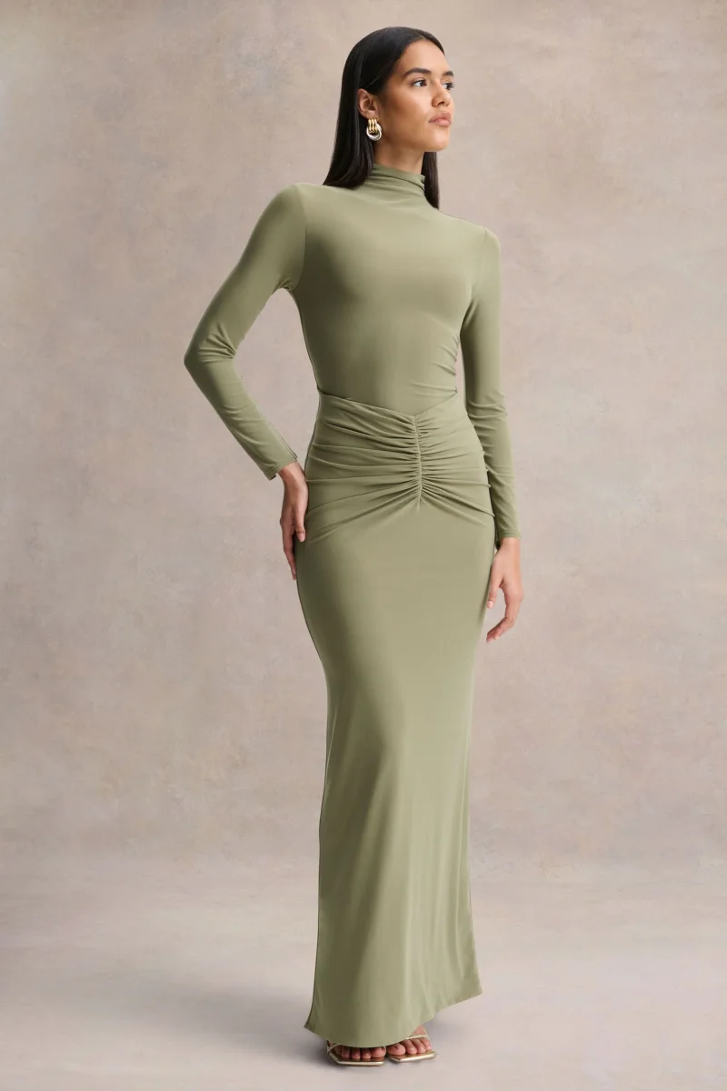 Persis | Vestido Largo Verde Oliva de Cuello Alto con Detalles Fruncidos - Imagen 6