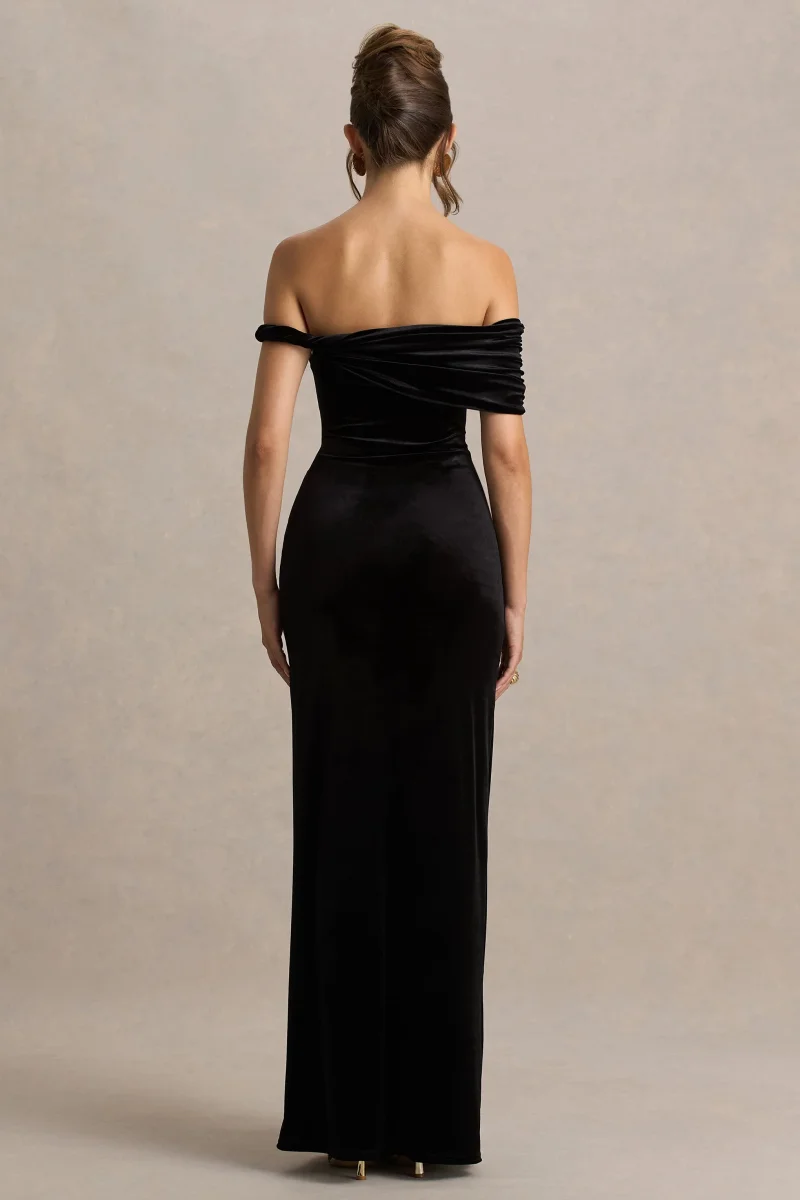 Poised | Vestido Largo Negro De Terciopelo Con Escote Bardot Y Manga Retorcida - Imagen 3