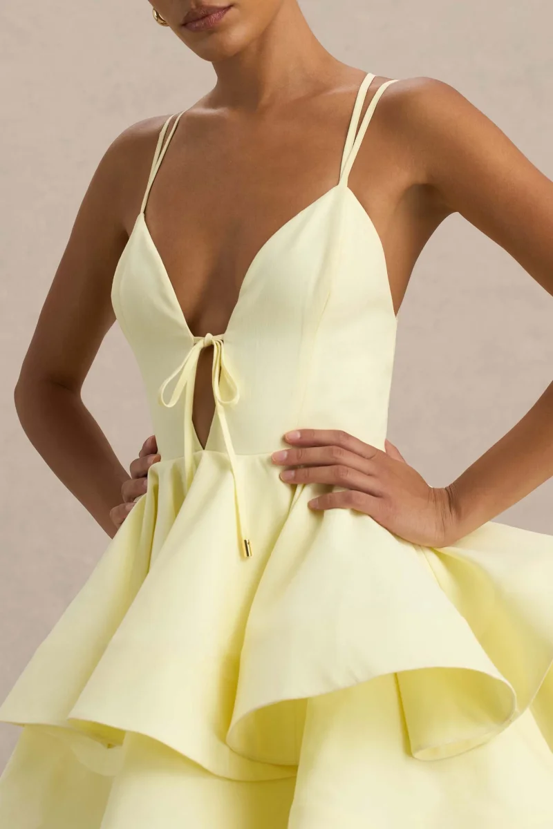 Flavia | Vestido corto amarillo con escote pronunciado y falda de volantes - Imagen 6