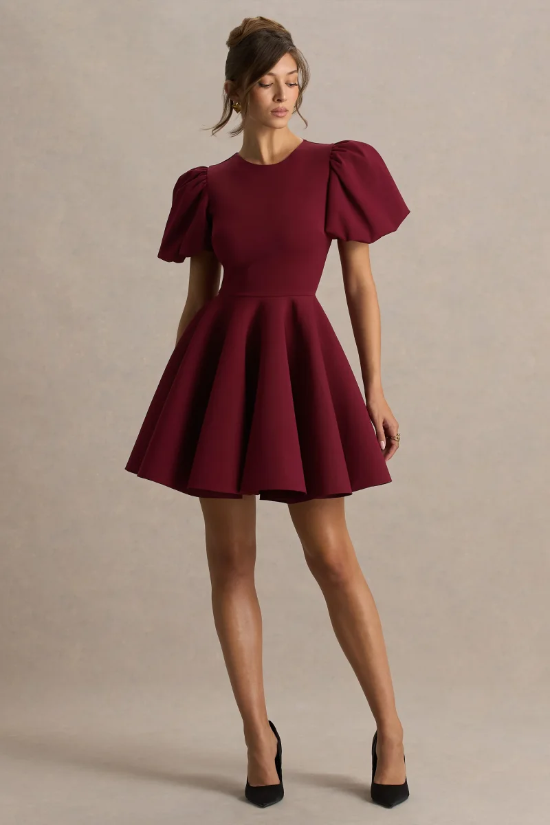 Emelia | Vestido Corto Skater Burdeos con Mangas Abullonadas - Imagen 4