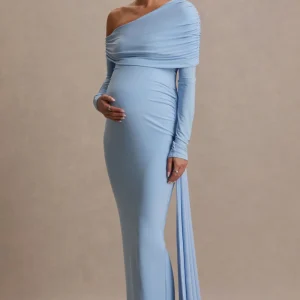 Amara | Vestido Largo Azul Celeste con Escote Asimétrico y Detalle de Fajín