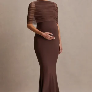 Zaria | Vestido Largo Marrón con Escote Redondo y Capa Superpuesta
