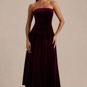 Violetta | Vestido Midi Burdeos de Cuello Bandeau, Cintura Caída y Falda Plisada