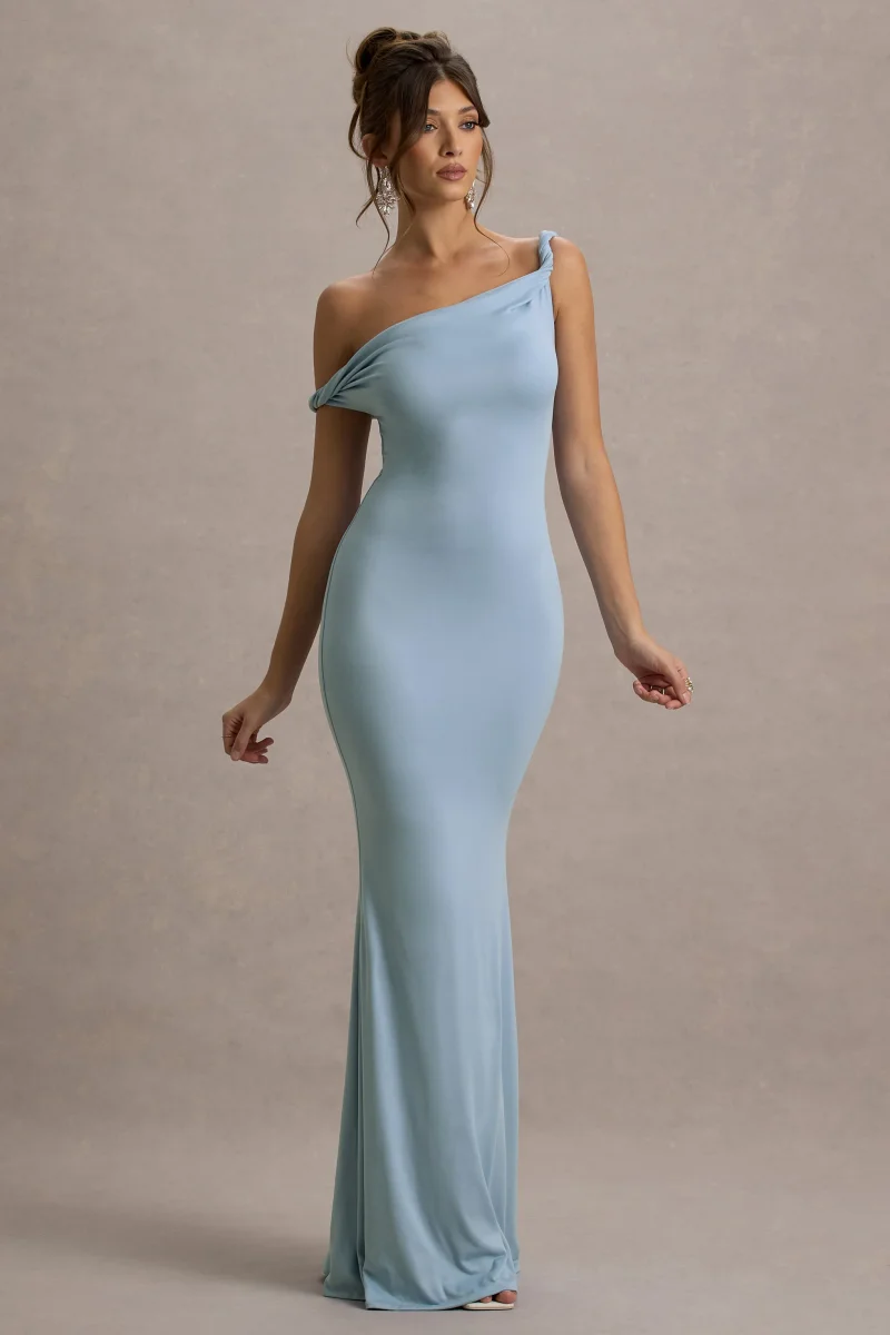 Lita | Vestido largo entallado en azul cielo y escote asimétrico retorcido - Imagen 6