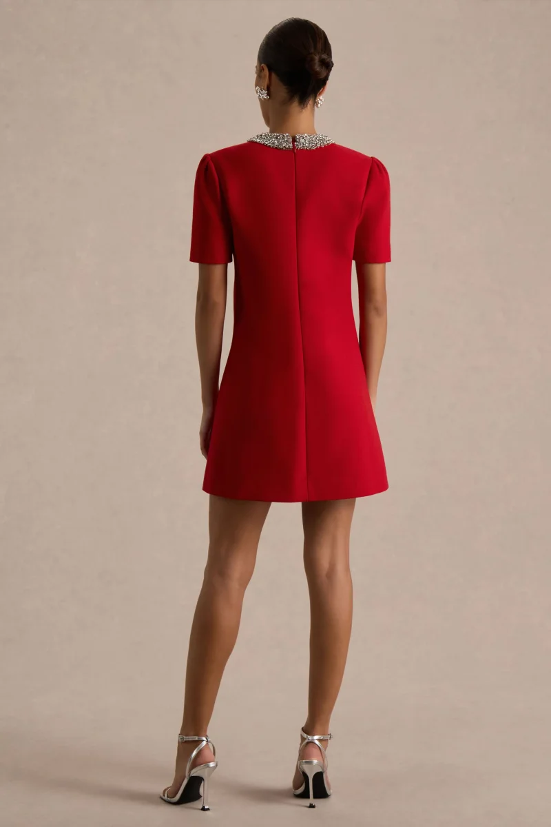 Jackie | Vestido Corto Rojo de Cuello Alto Adornado - Imagen 3
