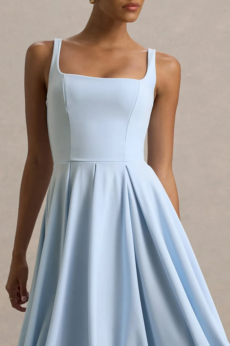 Parina | Vestido midi azul claro con escote cuadrado y falda voluminosa - Imagen 7