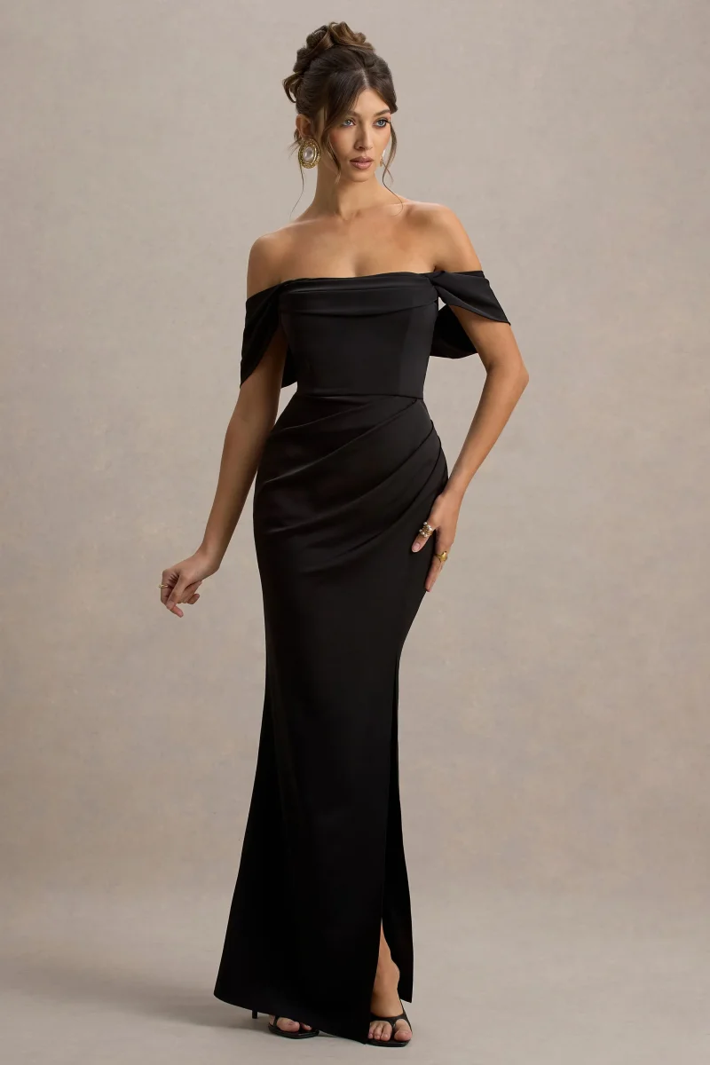 Annie | Vestido largo negro satinado con escote bardot y detalles fruncidos - Imagen 5