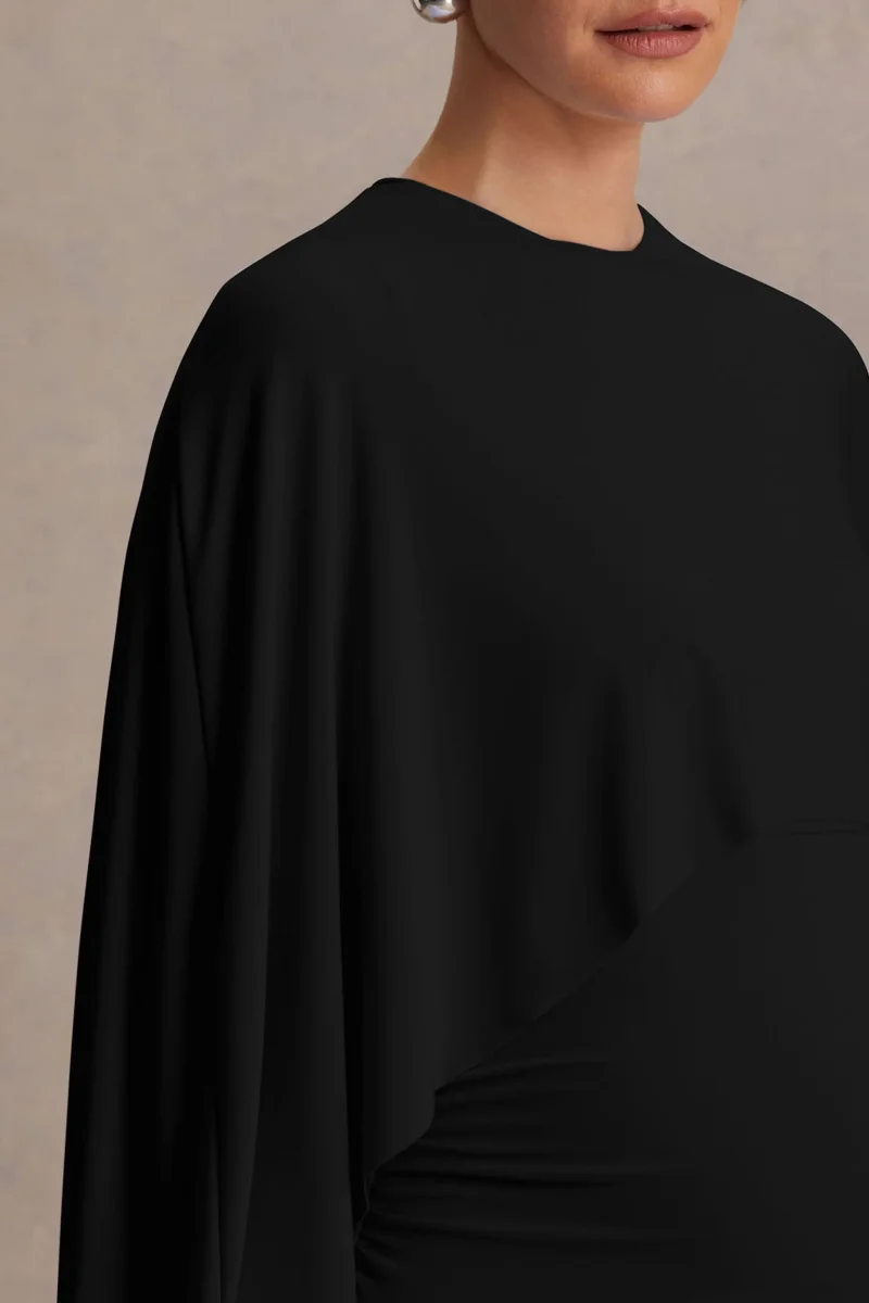 Padma | Vestido Largo Premamá Negro Drapeado con Mangas Capa - Imagen 4