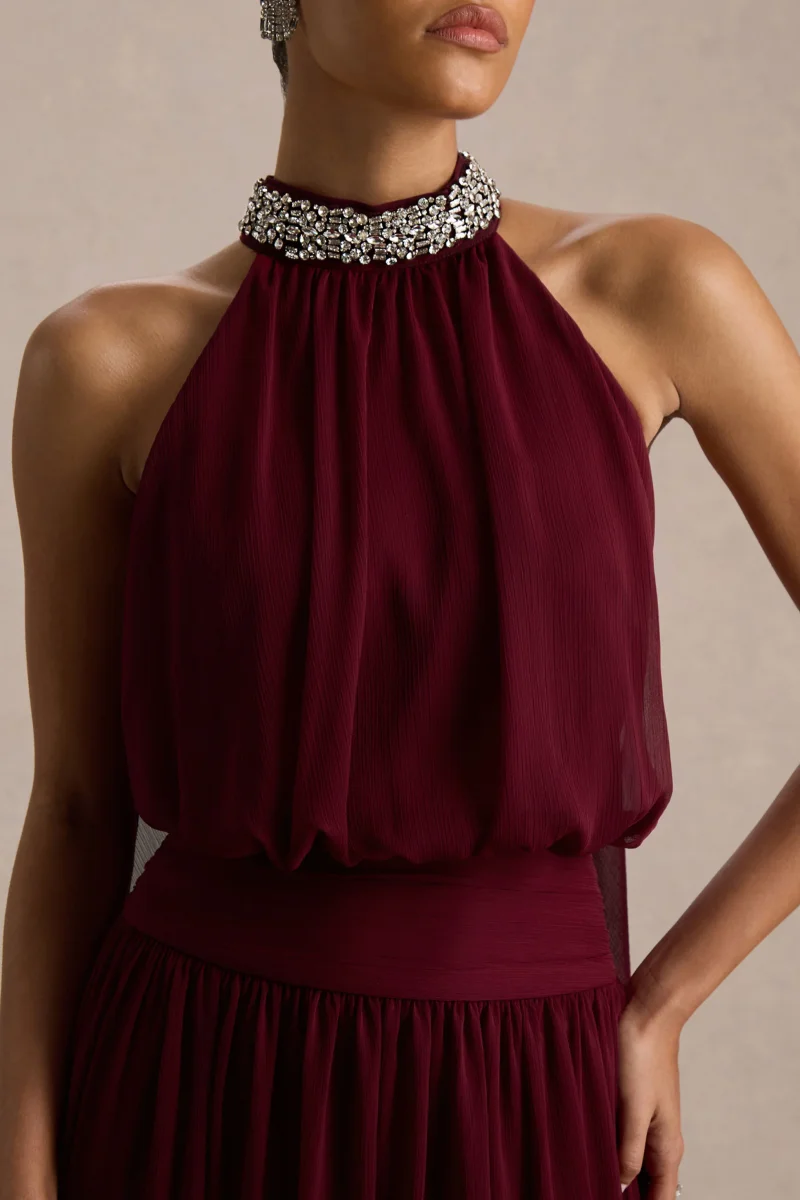 Marie | Vestido largo burdeos con escote halter y detalles adornados - Imagen 7