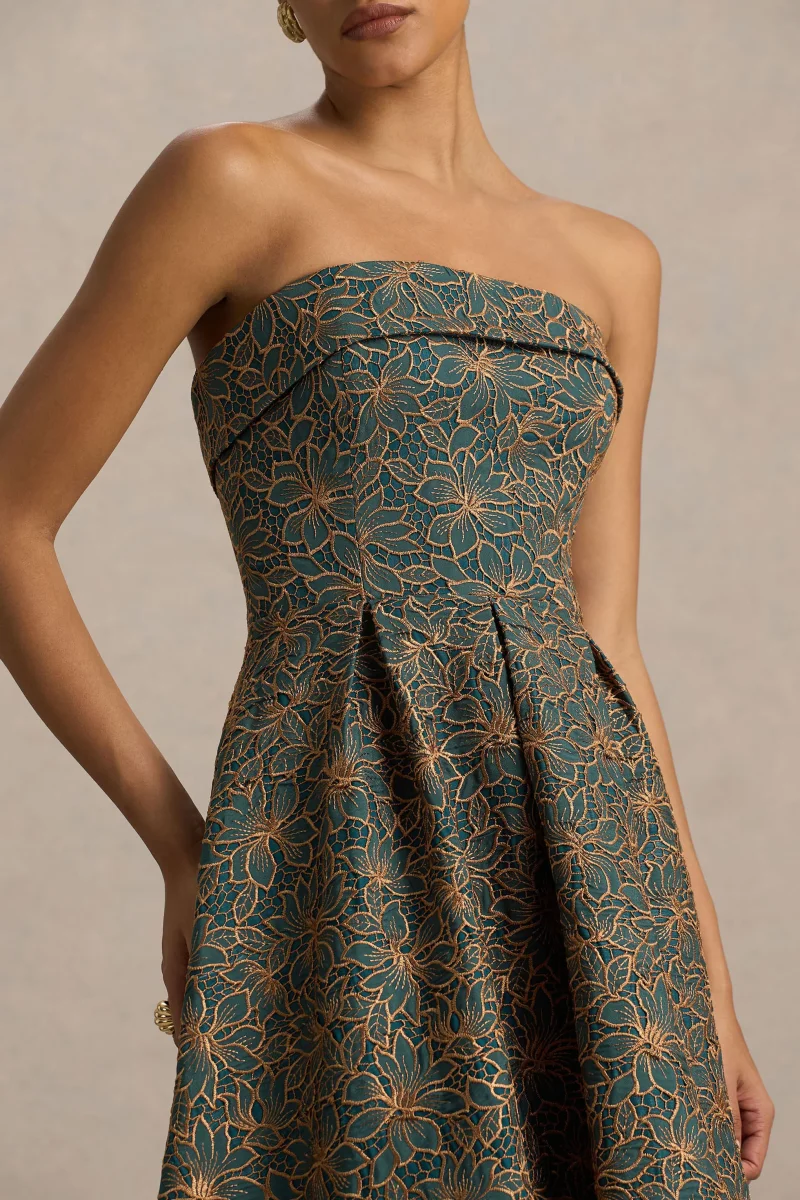 Loretta | Vestido midi bordado en verde oscuro y óxido con escote bandeau - Imagen 4