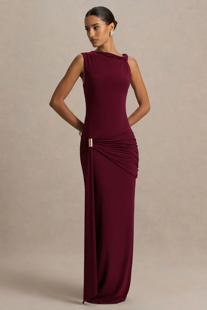 Decadence | Vestido Largo Burdeos de Cuello Alto con Manga Retorcida y Detalle de Lazo - Imagen 5